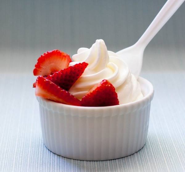 Клубника со взбитыми сливками — беспроигрышная классика